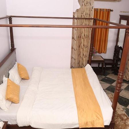 Hotel Rang Sagar Haveli Udaipur Exteriör bild